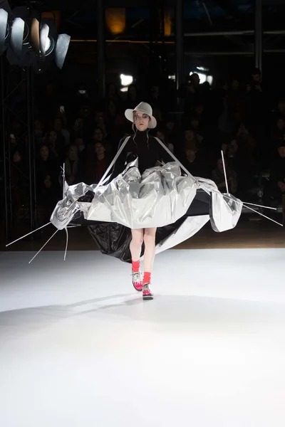 Look 19